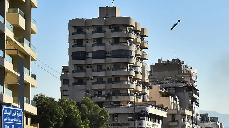 Noviembre – Misil israelí antes de impactar un edificio en Beirut